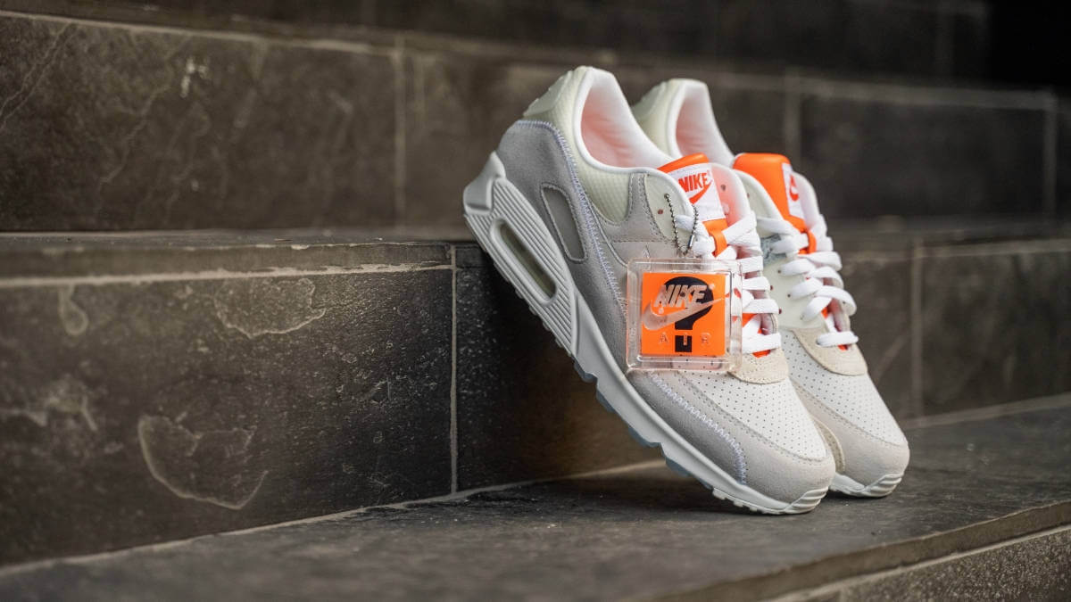 Nike Air Max 90 x Size? Soft Pearl