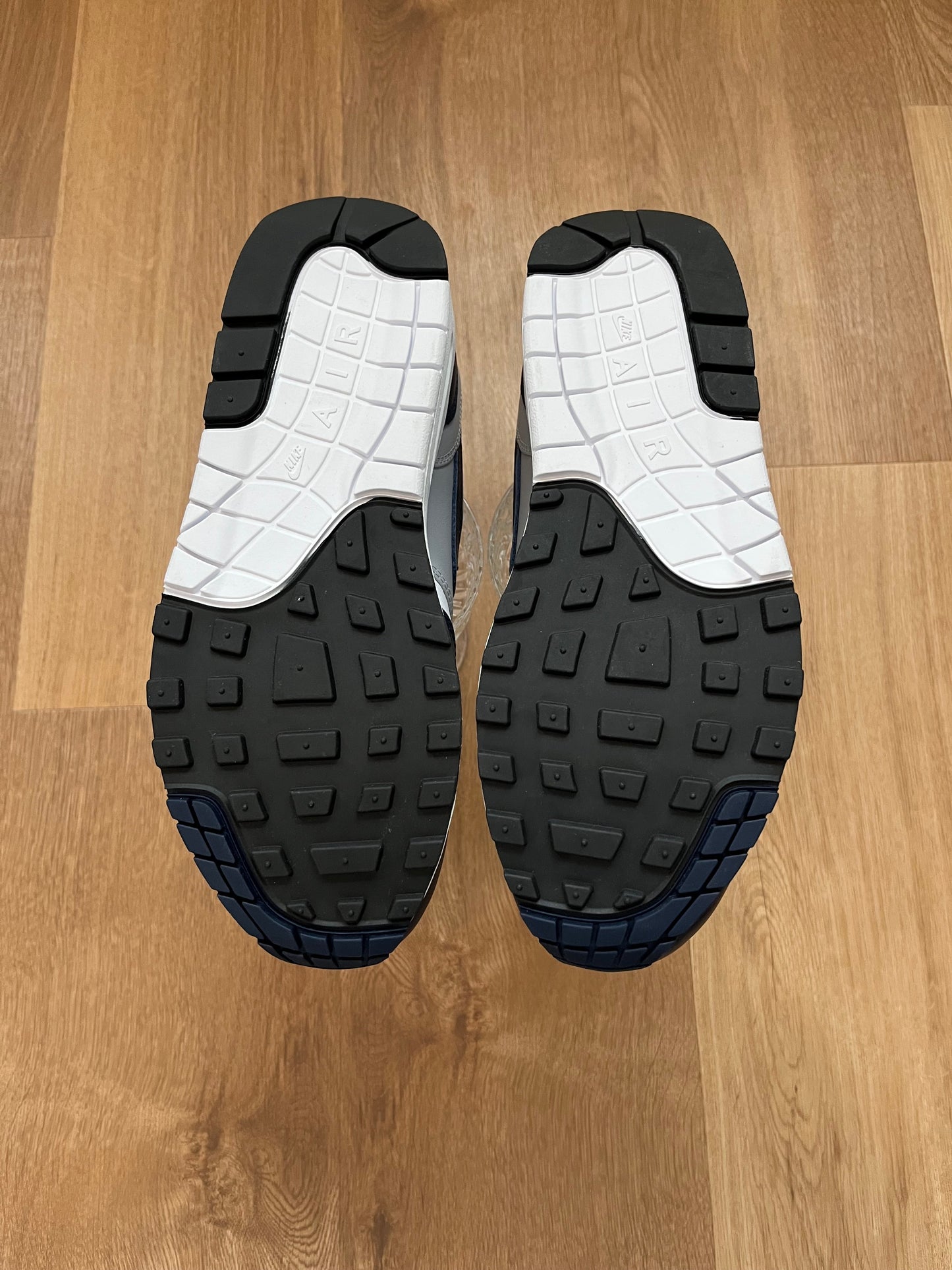 Nike Air Max 1 'LV8 Obsidian'