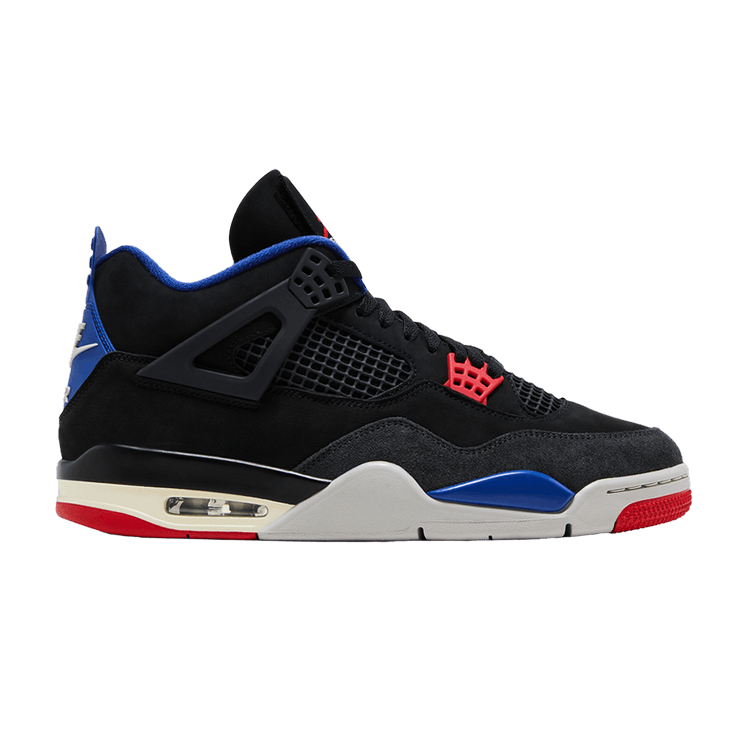 Air Jordan 1 en Air Jordan 4 naast elkaar