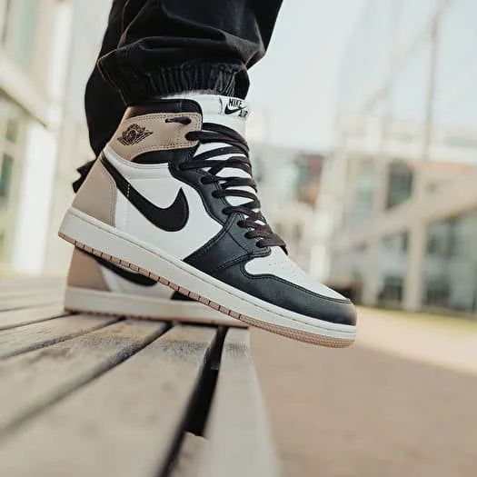 Air Jordan 1 High OG Latte