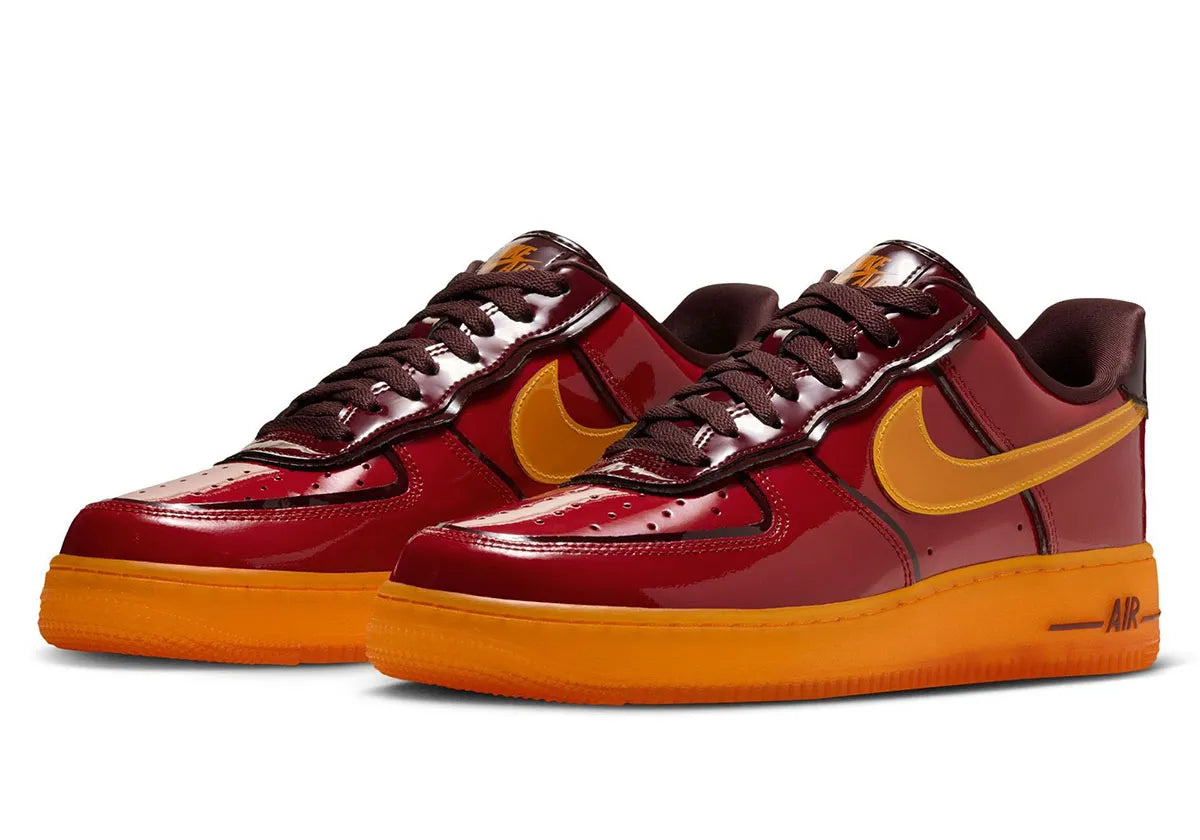 Nike Air Force 1 Low 'Gym Red Bright Ceramic': patent leer met een stripboek-twist