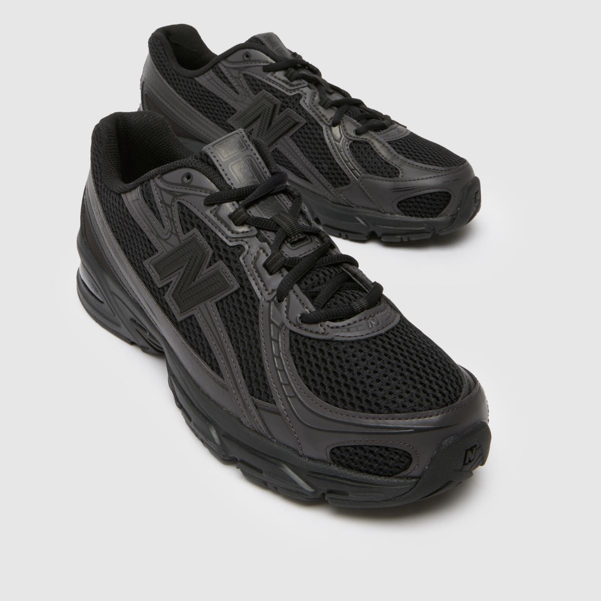 New Balance 740 Triple Black