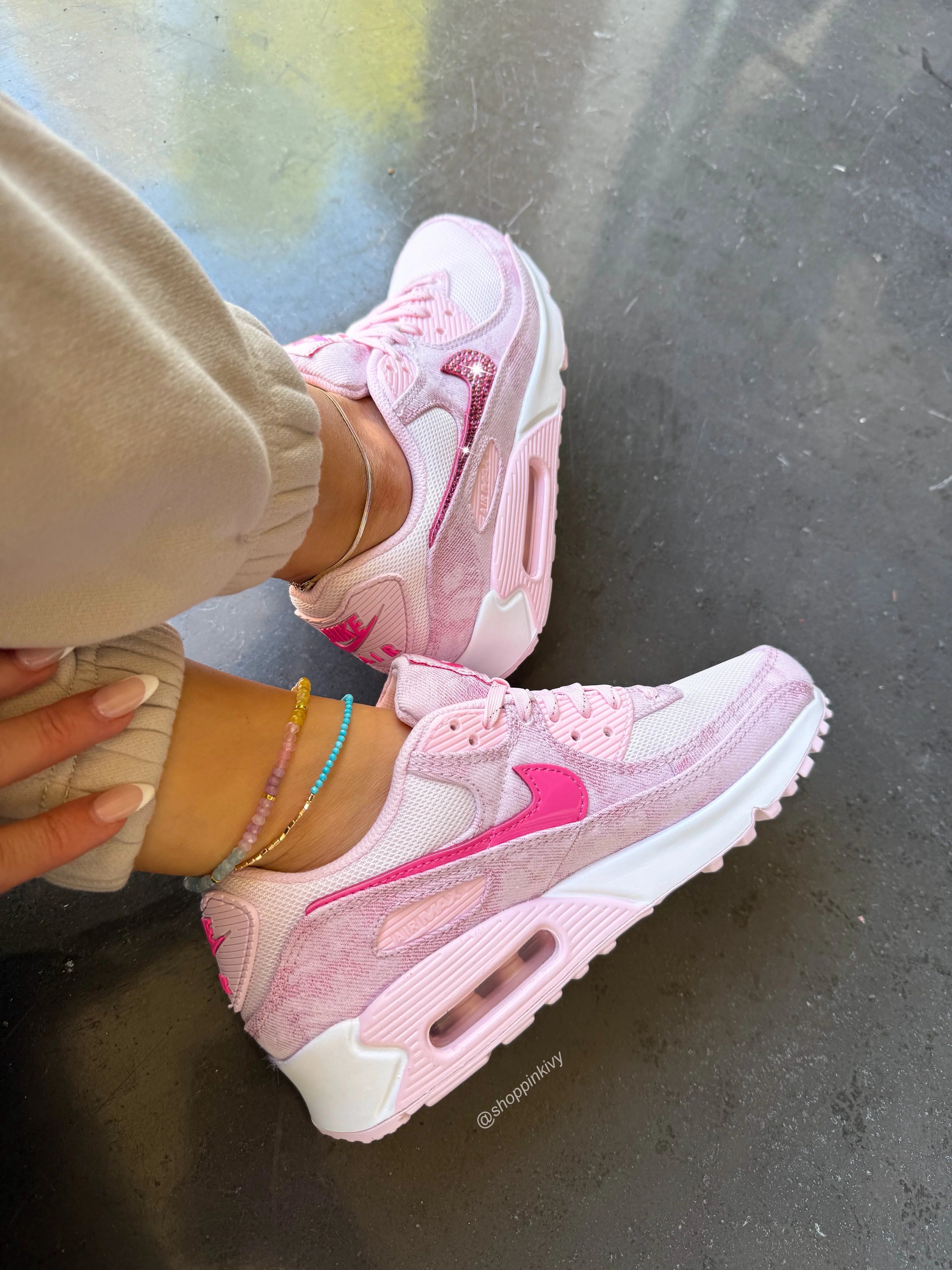 Nike Wmns Air Max 90 'Pink Foam'