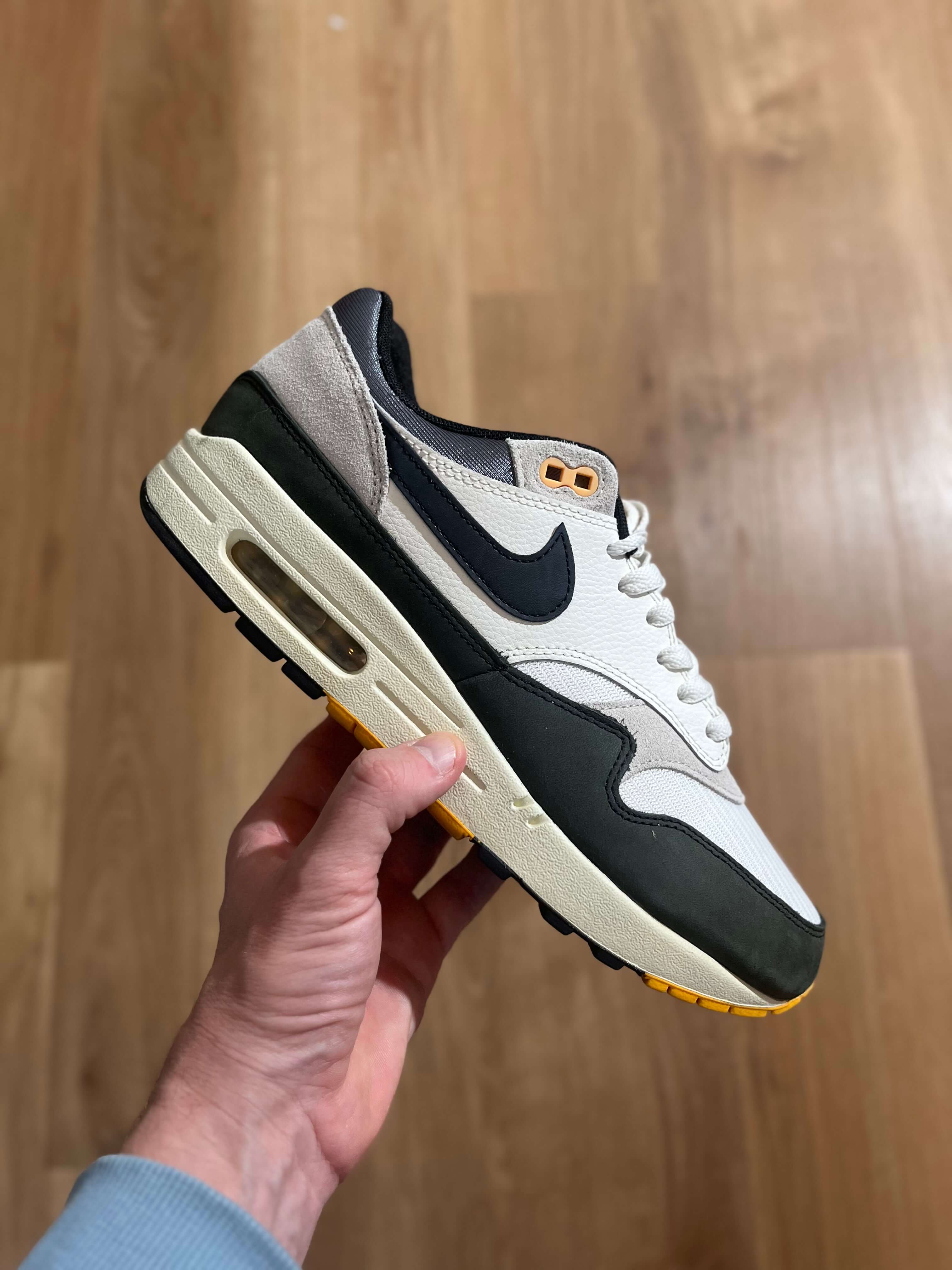 Nike Air Max 1 'Athletic Department Uni Gold’ 2023