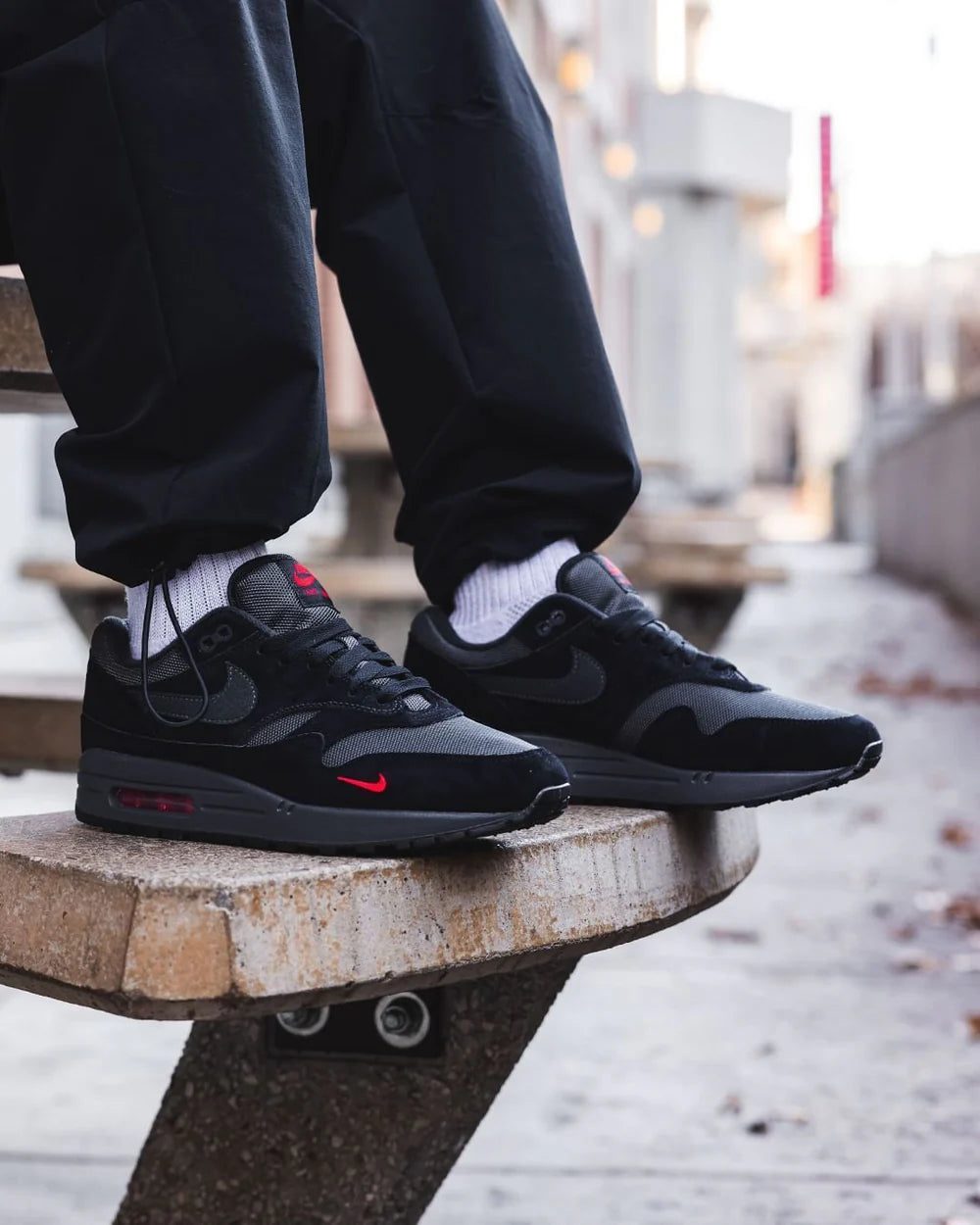 Nike Air Max 1 'Black University Red'