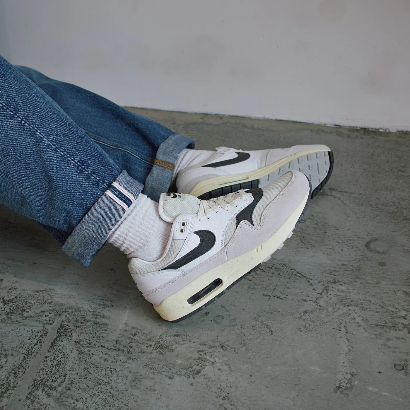 Nike Air Max 1 'Light Bone Iron Grey'