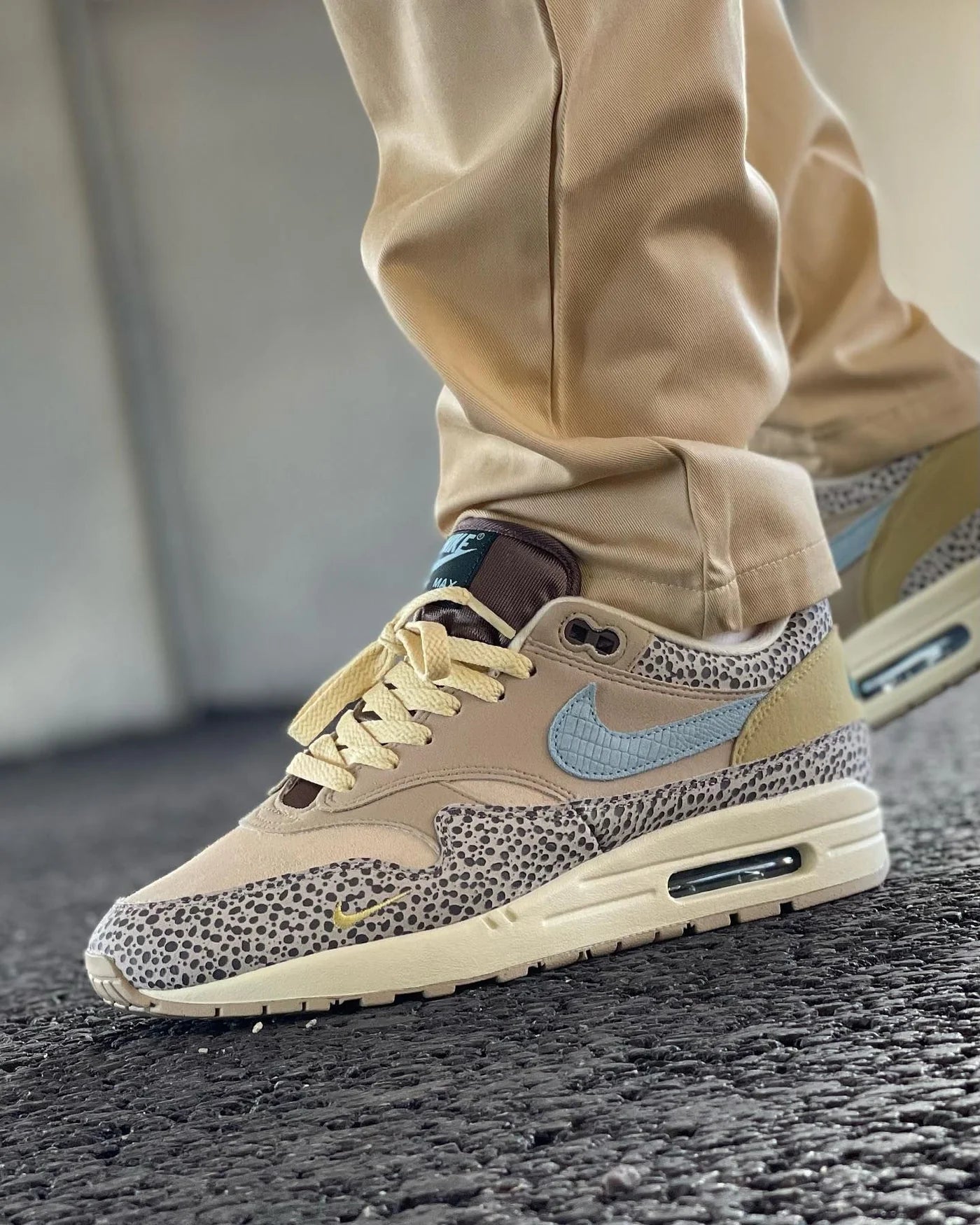 Nike Wmns Air Max 1 'Safari - Cobblestone'
