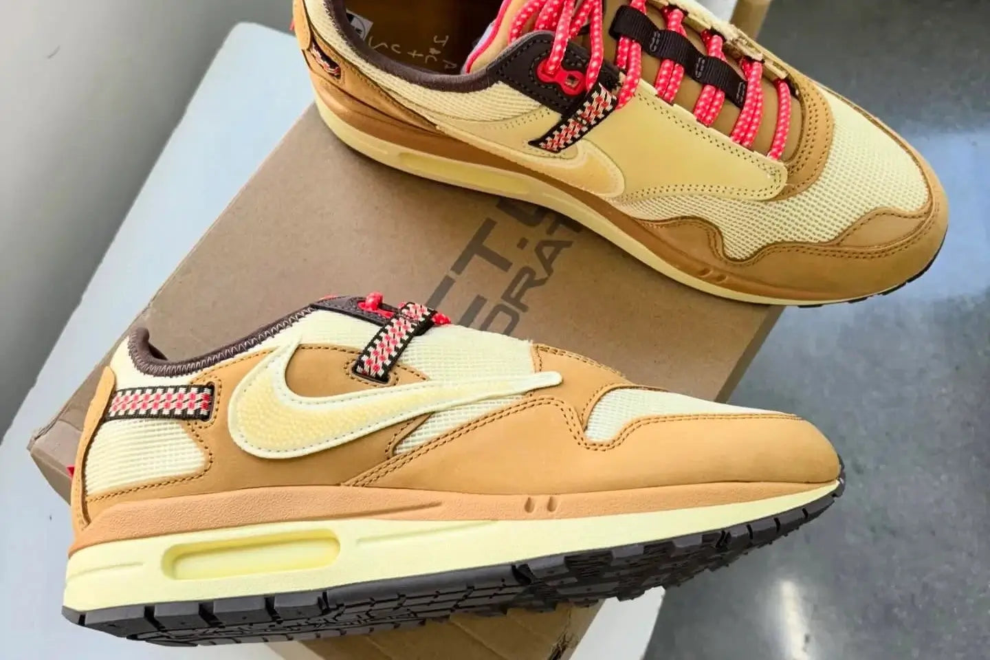 Nike_Air_Max_1_Travis_Scott_Cactus_Jack_Wheat_Lemon_Drop_1_1