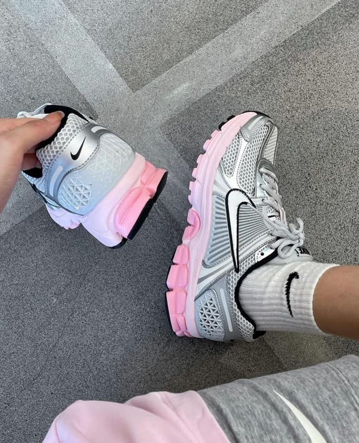 Nike Wmns Air Zoom Vomero 5 'Photon Dust Pink Foam'