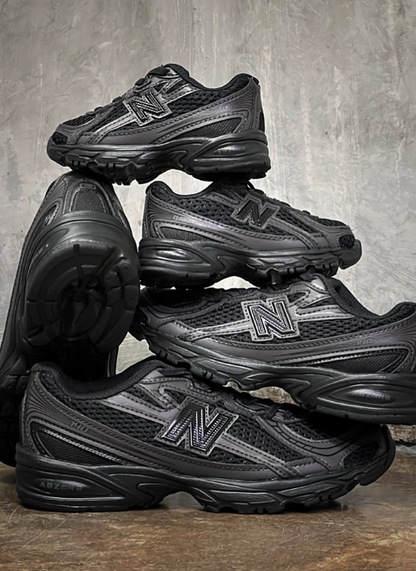 New Balance 740 Triple Black