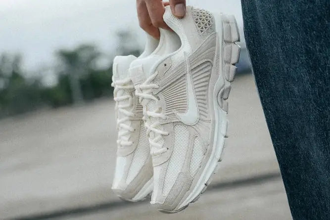 nike-zoom-vomero-light-orewood-brown-21-2560x_1_1